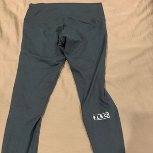 Hunter Green 25” bounce leggings